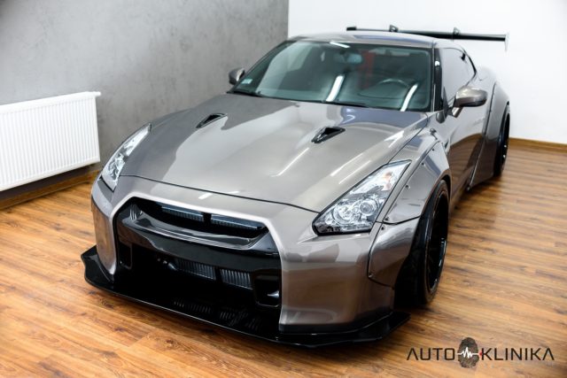 Nissan GTR regeneracja lakieru samochodowego Auto Klinika
