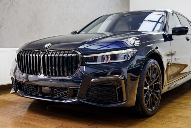 BMW The 7 – Granatowe