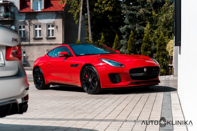 Jaguar F-Type P300