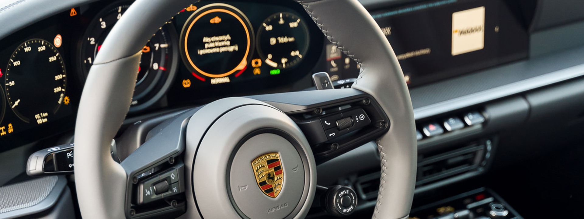 Porsche 911 Carrera 4S wnętrze interior
